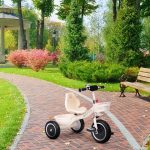 Tricikl sa neklizajućim rukohvatima, zvoncem i korpom, Beige, ECOTOYS - Слика 2