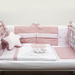 Posteljina "3 LITTLE FRIENDS IN PARIS" PUDER ROZE