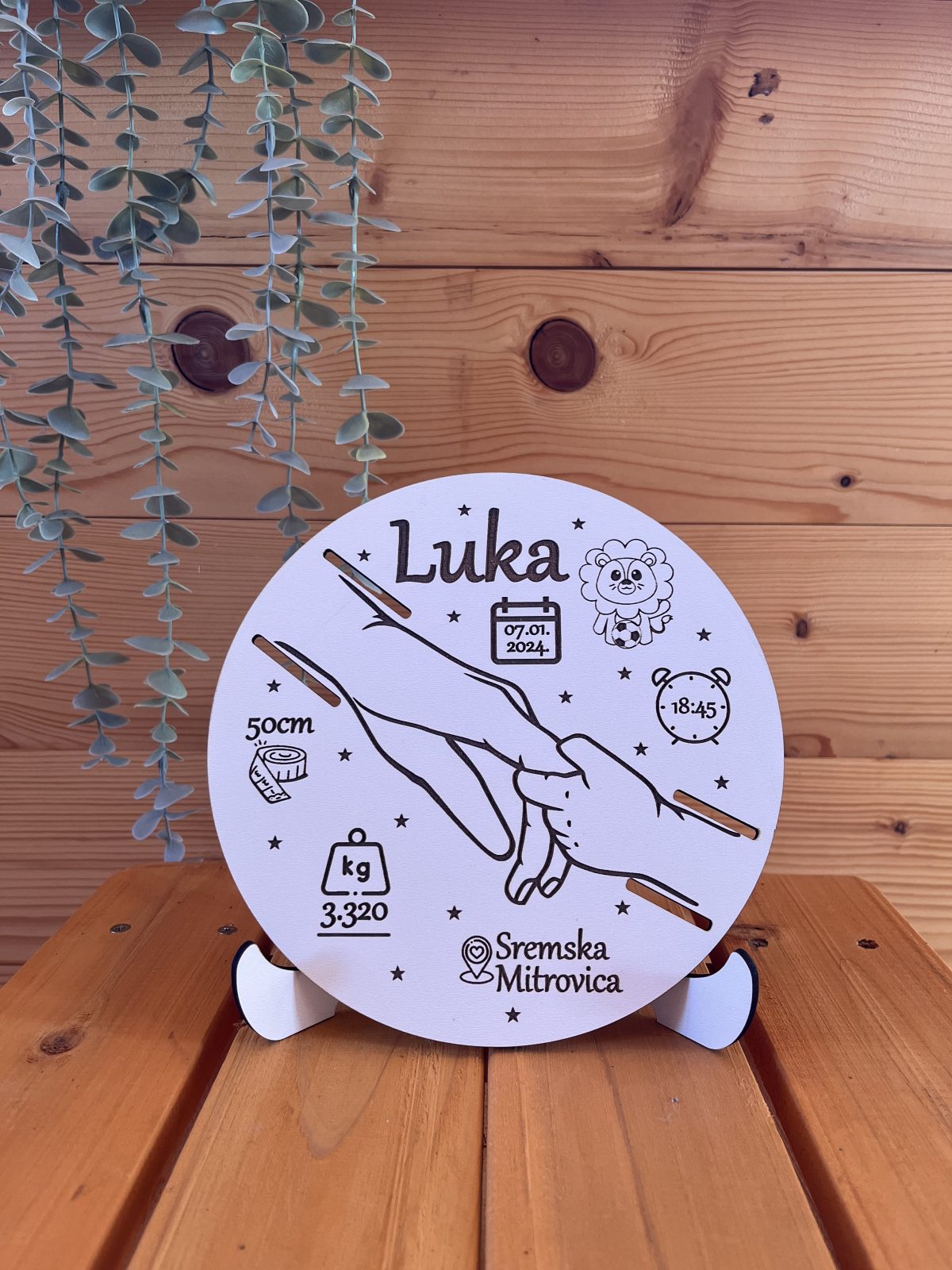 Stalak za narukvice iz porodilišta sa persnolazacijom 1 - Слика 1