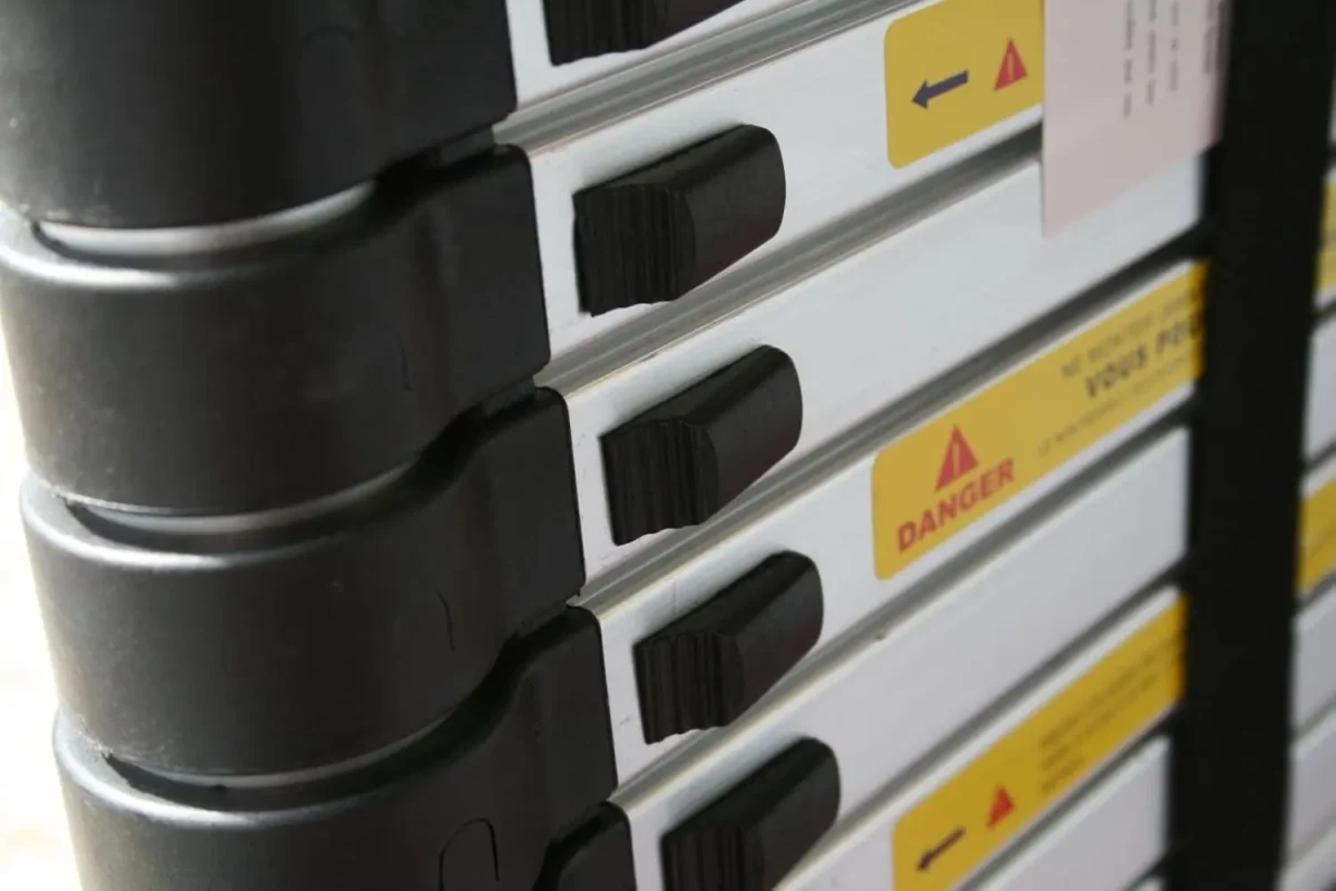 1743170186-61G14vwyfYL._AC_SL1500_ SuperStep Aluminijumske Teleskopske Merdevine 4,1m - Слика 3