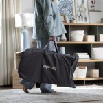 KIDS II INGENUITY LEZALJKA HAPPY BELLY™ CHAMBRAY 0-6m (SA MASAZEROM ZA GRCEVE) - Слика 7