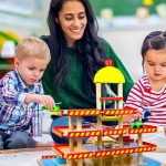 DRVENA GARAŽA, VELIKI PARKING SA LIFTOM + AUTOMOBILI - Слика 4