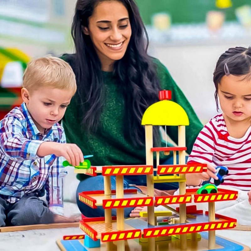 drvena-garaza-veliki-parking-sa-liftom-automobili14289 DRVENA GARAŽA, VELIKI PARKING SA LIFTOM + AUTOMOBILI - Слика 4