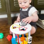 KIDS II BABY EINSTEIN IGRACKA SORTER ZEN & CAL’S PLYGROUND 12493 - Слика 6