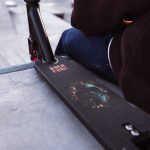 Trotinet za decu Stunt Deluxe scooter Black Fire 2 točka do 100 kg crna/crvena Bold Cube