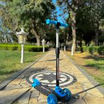 Trotinet Twist Scooter svetleći  sa 3 točka do 40kg  plavi Cool Wheels