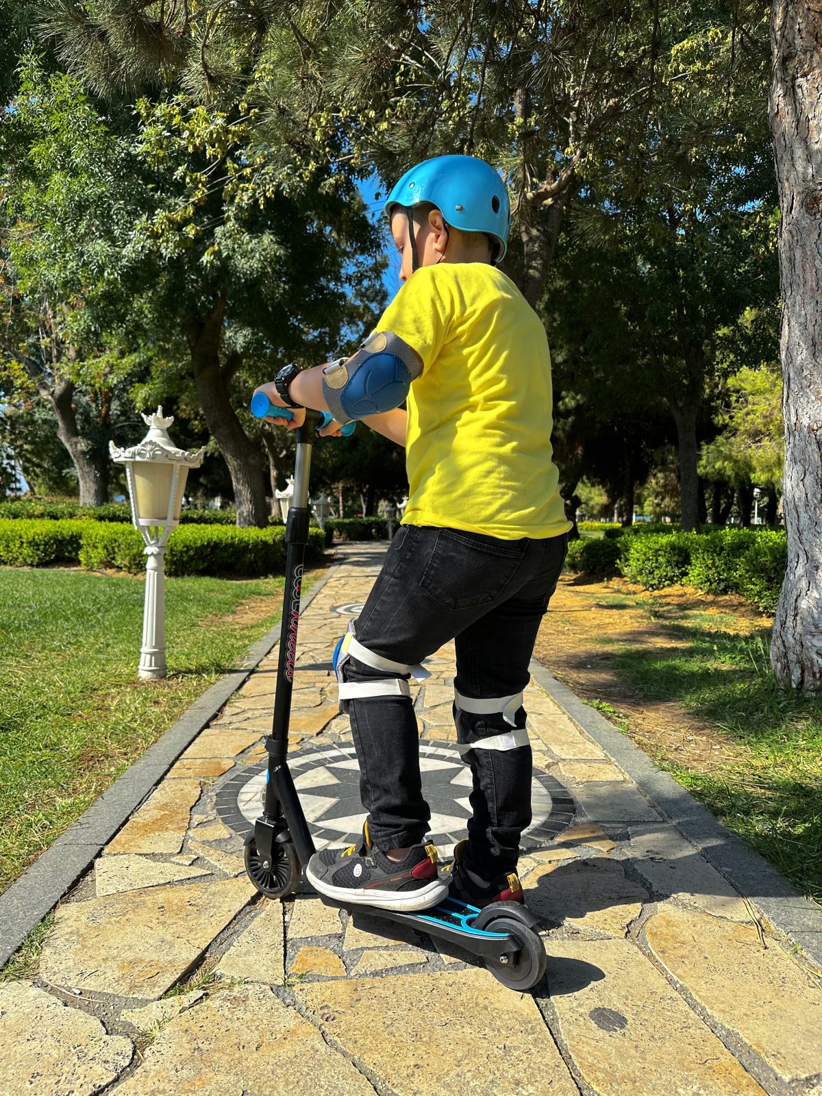 Trotinet za decu FR59243 sa 2 svetleća točka do 50kg plavi Cool Wheels - Слика 15