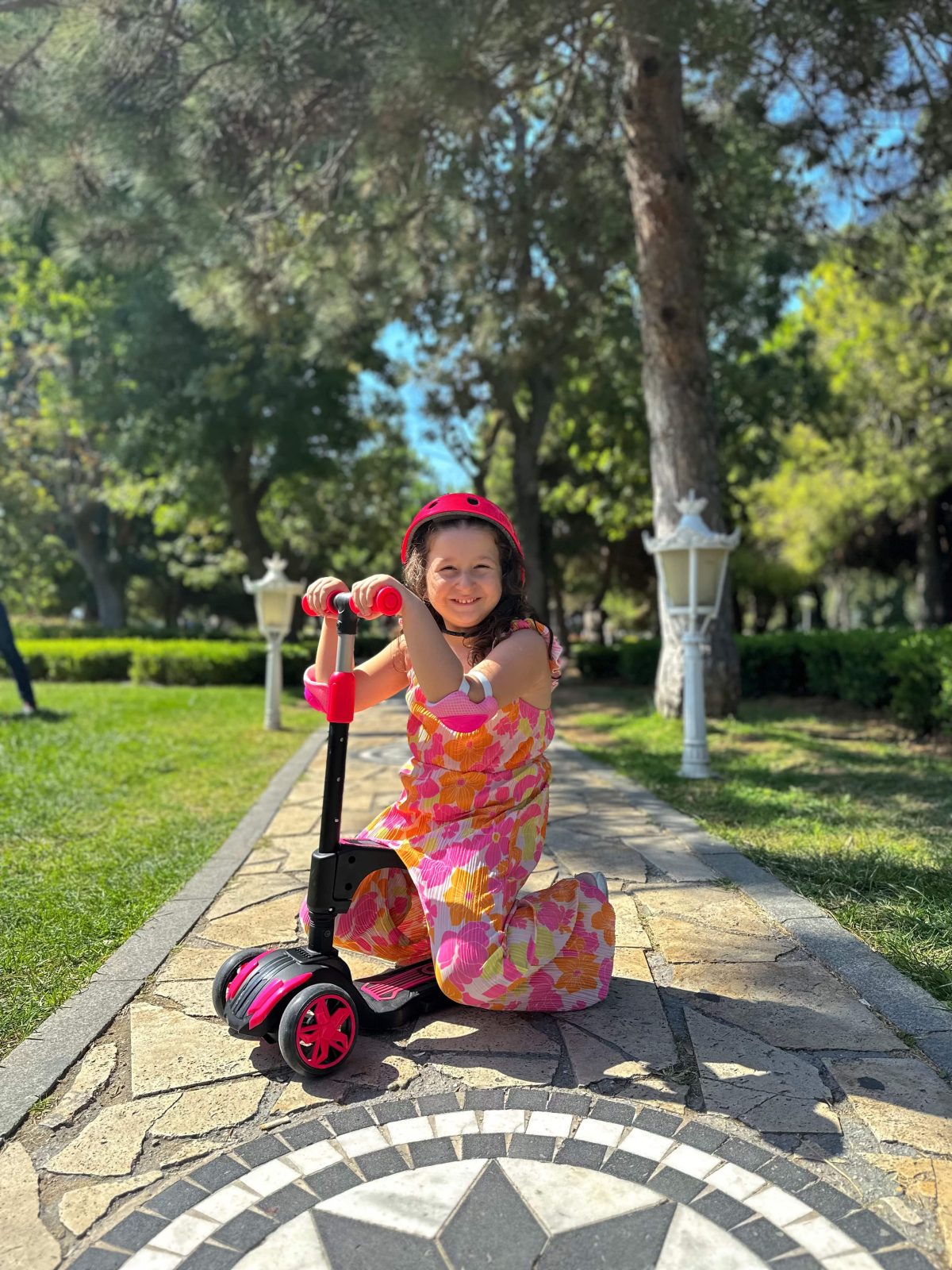 Trotinet guralica za decu  Combo Scooter 3 točka do 30kg roze Cool Wheels - Слика 9
