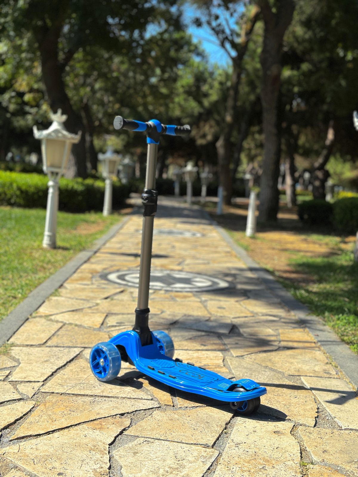 Sklopivi trotinet za decu  Maxi Twist 3 svetleća točka do 50kg plavi Cool Wheels - Слика 11