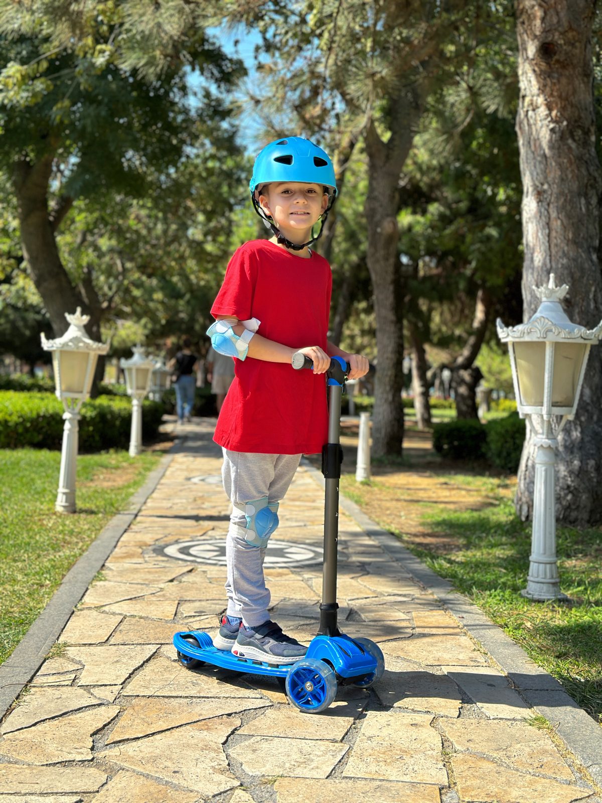 Sklopivi trotinet za decu  Maxi Twist 3 svetleća točka do 50kg plavi Cool Wheels - Слика 16