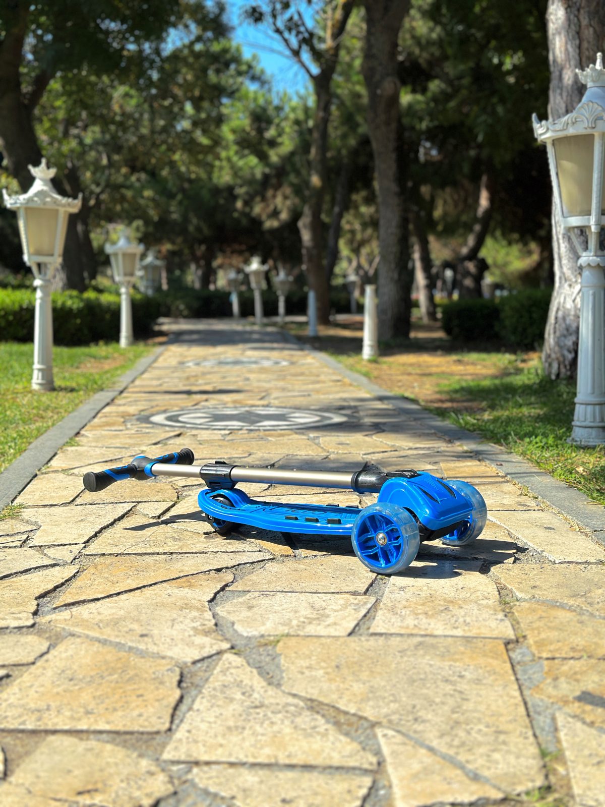 Sklopivi trotinet za decu  Maxi Twist 3 svetleća točka do 50kg plavi Cool Wheels - Слика 14