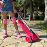 Sklopivi trotinet za decu Maxi Twist sa 3 svetleća točka do 50kg roze Cool Wheels