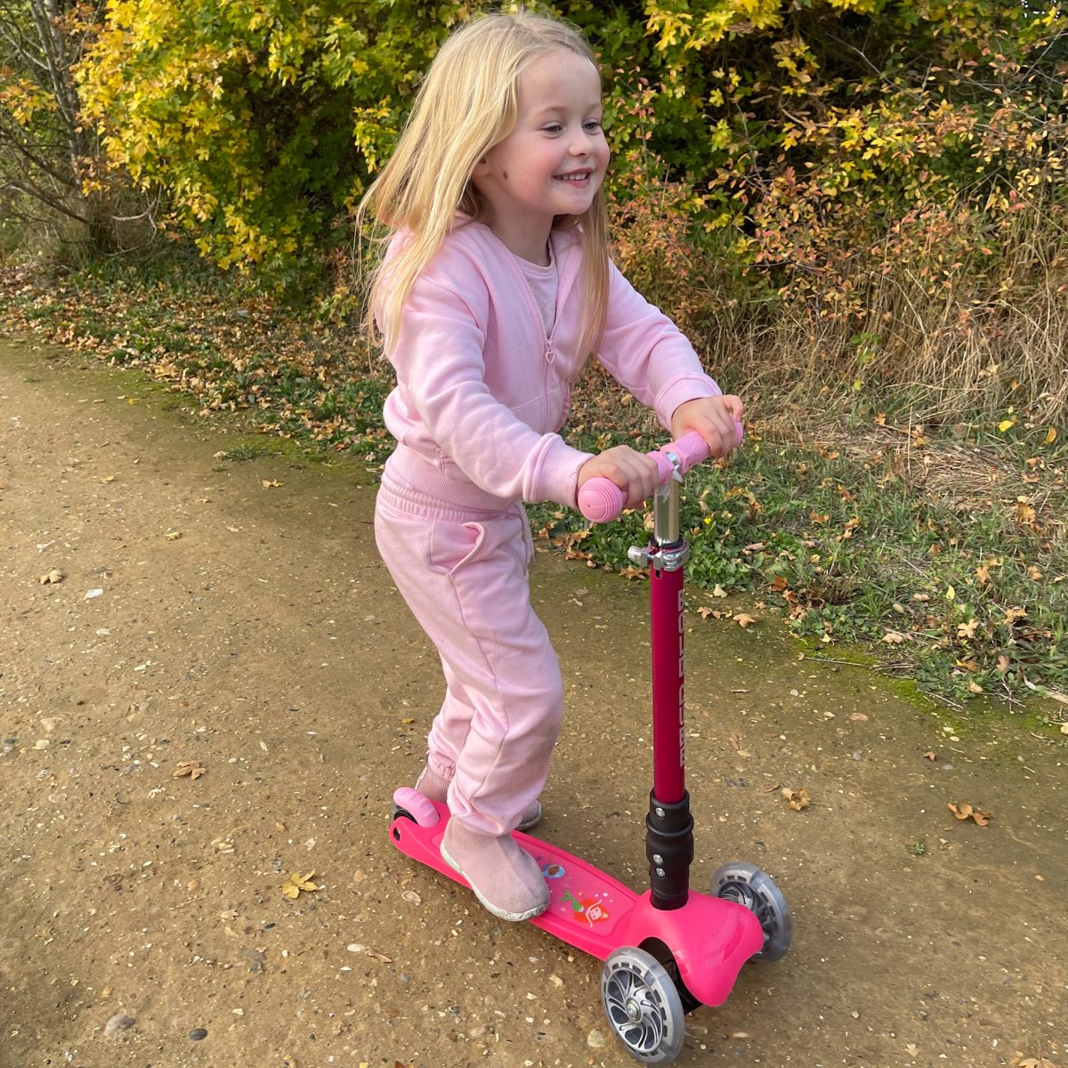 Sklopivi trotinet za decu Mala sirena 3 svetleća točka do 50kg roze Bold Cube - Слика 16