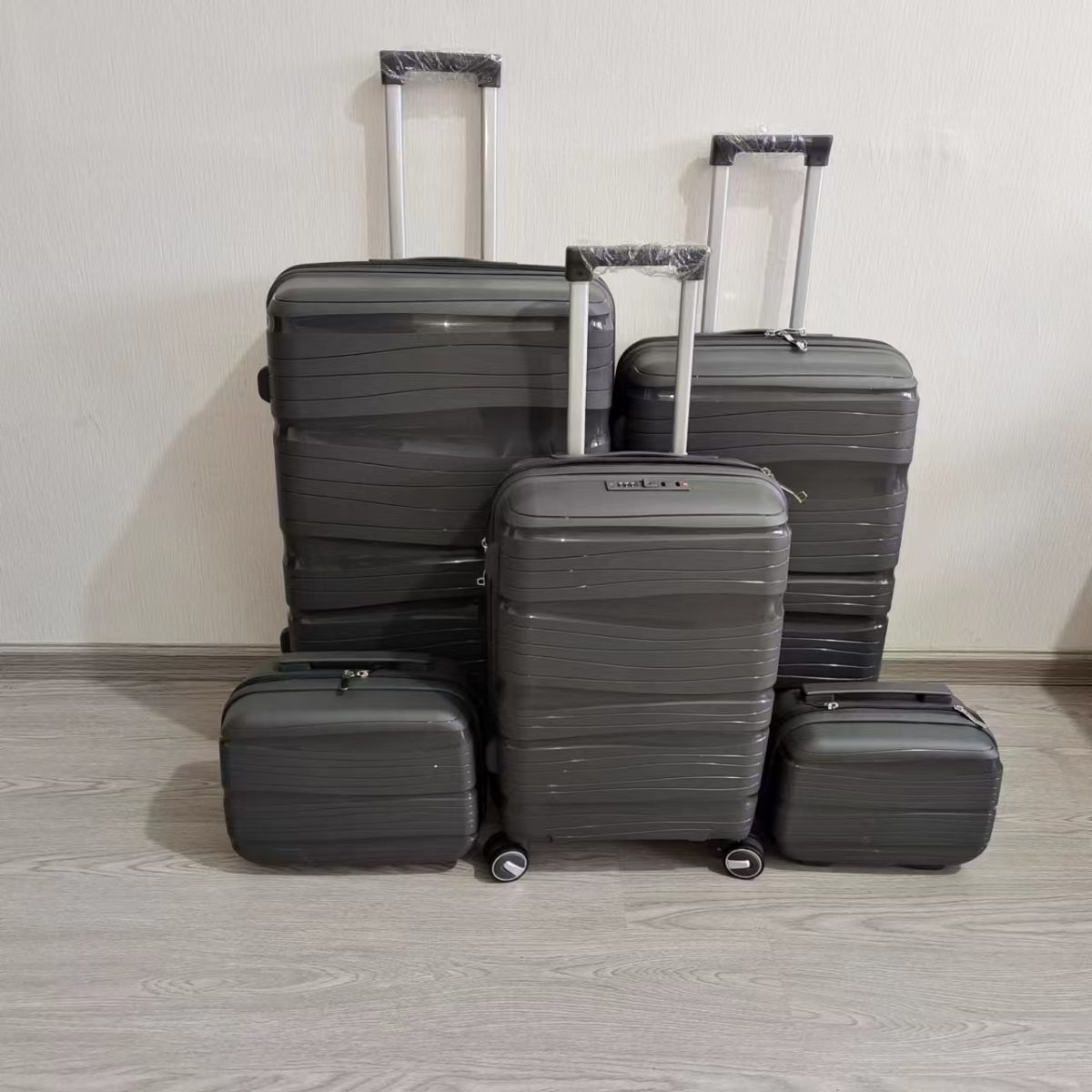 SET KOFERA EXPLORE 5/1 GREY - Слика 3