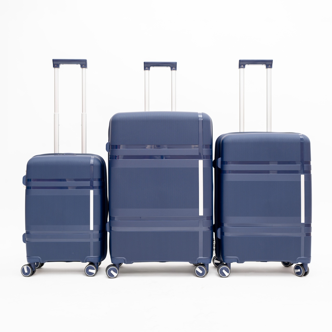 set-kofera-voyage-3-1-blue17257 SET KOFERA VOYAGE 3/1 BLUE - Слика 1