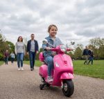 Vespa motor za decu Roze - Слика 3