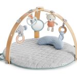 KIDS II INGENUITY PODLOGA ZA IGRU COZY SPORTS REVERSIBLE DUVET 12126