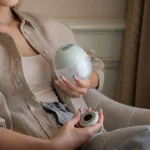 KikkaBoo Iris Hands Free nosiva električna pumpica za izmlazavanje Mint KKB14046 - Слика 4