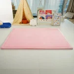 Dečiji tepih sa memorijskom penom KINDER HOME LOLA, 150x200 cm, debljina 3,5 cm, baršunasto mekan vodootporni gornji sloj, memori pena, podloga protiv klizanja, roze - Слика 9