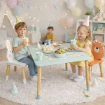 Dečiji drveni sto sa 2 stolice KINDER HOME – Medved i Zeka, set za igru i učenje - Слика 5