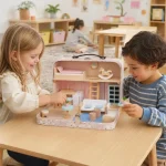 KINDER HOME Dečija drvena kućica sa koferom - Слика 8