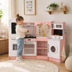 Velika dečija drvena kuhinja KINDER HOME, ugao sa sudoperom sa tekućom vodom, zvukom i svetlom, frižiderom, mikrotalasnom pećnicom, mašinom za veš, prozorom, zavesama i dodacima - Слика 8