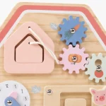 Montesori aktivna tabla KINDER HOME, farma sa mlinom, lavirintom, satom i zupčanicima - Слика 4