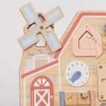 Montesori aktivna tabla KINDER HOME, farma sa mlinom, lavirintom, satom i zupčanicima - Слика 6